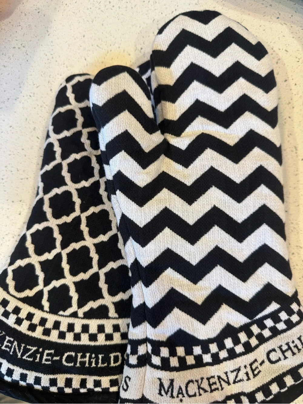 MacKenzie-Childs Black and White Patterned Oven Mitt Set NWOT